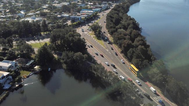 Intersection of Pittwater Rd and Wakehurst Parkway, North Narrabeen. Picture: John Morcombe