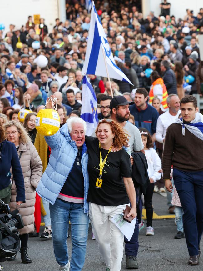 Members of Melbourne’s Jewish community on Monday night. Picture: NewsWire / Ian Currie