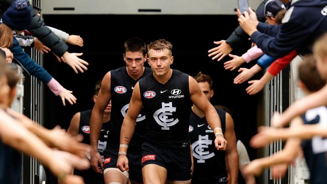 Patrick Cripps of the Blues has lead the way all year for SuperCoach fans, but De Boer had him in his straight shooting sights in Round 9