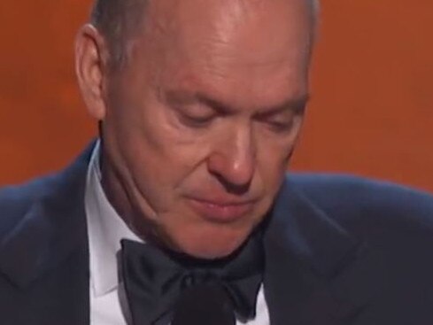 Michael Keaton broke down in tears while dedicating his SAG win to his late nephew and sister Pam