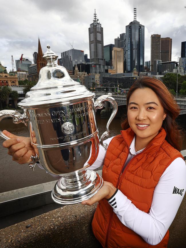 Minjee Lee and US Open trophy.