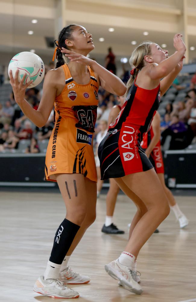 Tigers player Kaylee Tamala, playing in the Netball QLD u16 Grand Final, Nissan Arena Nathan, on Tuesday 20th September 2022 - Photo Steve Pohlner