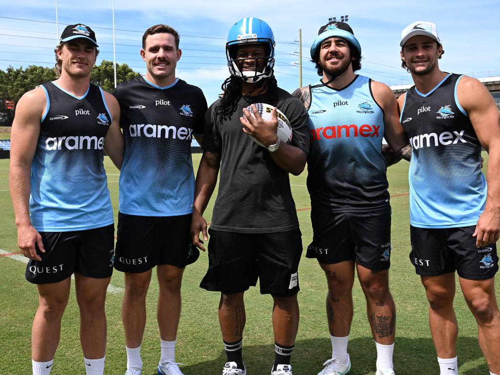 Former NFL star Todd Gurley (centre) visits the Cronulla Sharks at training. Picture: Supplied.