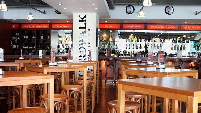 September 2007: Boardwalk Bar and Bistro at Eagle Street Pier. Picture: Jodie Richter