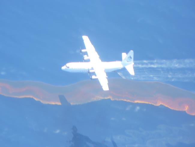 An A C-130 Hercules applied dispersant to the oil from West Atlas rig in 2009.
