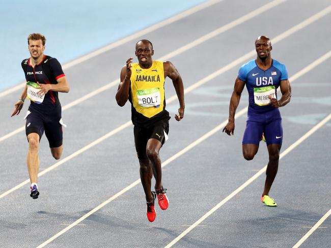 RIO DE JANEIRO, BRAZIL - AUGUST 18: Usain Bolt of Jamaica competes on his way to winning the MenÂ’s 200m Final on Day 13 of the Rio 2016 Olympic Games at the Olympic Stadium on August 18, 2016 in Rio de Janeiro, Brazil. (Photo by Paul Gilham/Getty Images)