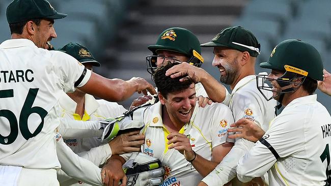 Jhye Richardson (C) believes he can be the point of difference on the MCG deck. Picture: William West/AFP