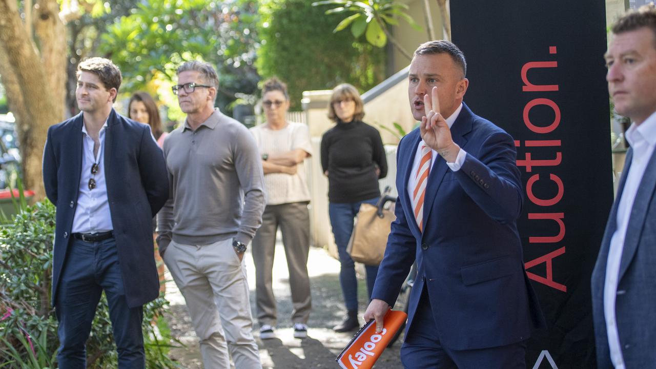 Rate cuts have historically encouraged higher bidding at auction. Picture: Jeremy Piper