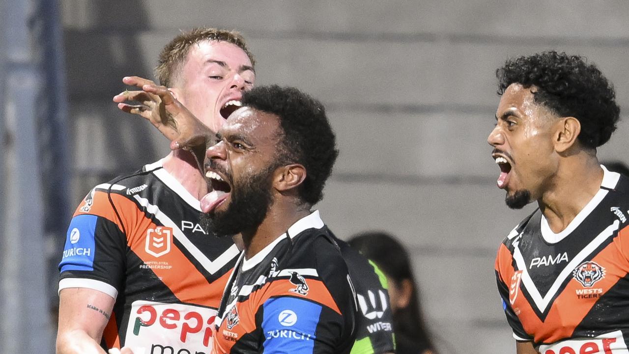 NRL Live: Tigers steals the show as Dolphins winless run continues