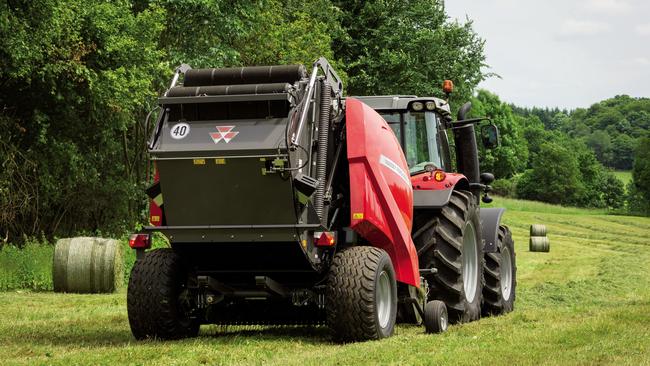 Massey Ferguson MF RB 4160V Classic large round baler.