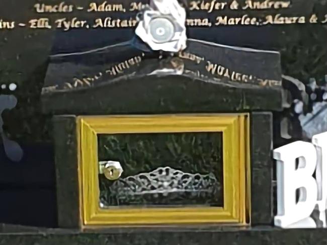 “Low-life” thieves have stolen a dead little girl’s tiara from her grave on the Gold Coast. Brittney Conway, 3, tragically died in Queensland Children’s Hospital July 2020 after accidentally ingesting a toxic battery. Her mother, Lorraine, took to community Facebook sites at the weekend to reveal her daughter’s tiara had been stolen from a lock box shrine at the Mudgeeraba Cemetery Picture Supplied