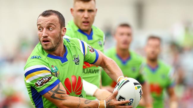 CANBERRA, AUSTRALIA — MARCH 19: Josh Hodgson of the Raiders in action during the round three NRL match between the Canberra Raiders and the Wests Tigers at GIO Stadium on March 19, 2017 in Canberra, Australia. (Photo by Mark Nolan/Getty Images)