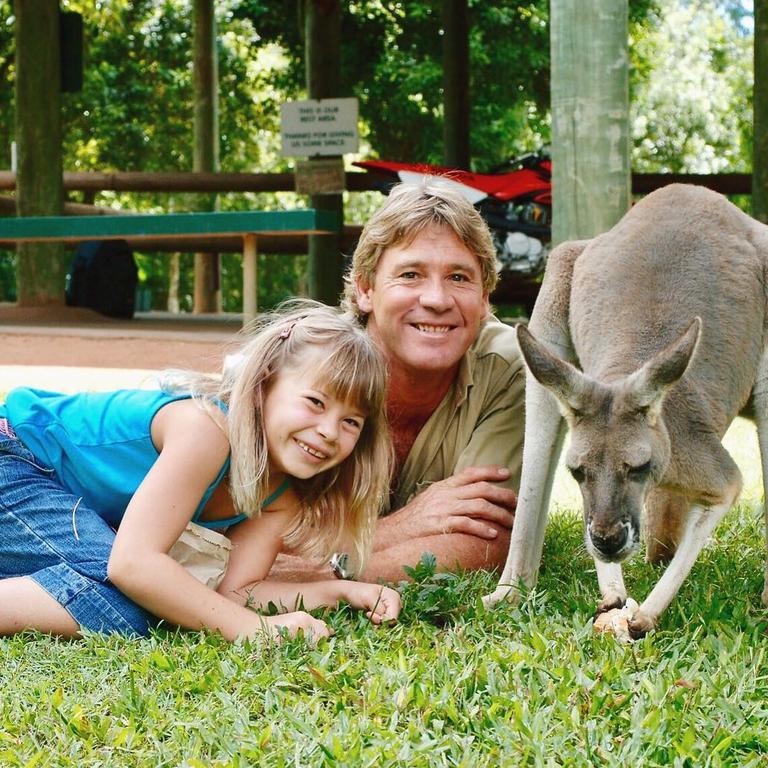 Bindi Irwin Reveals She Still Cries About Losing Her Dad Steve Stellar Magazine Au 