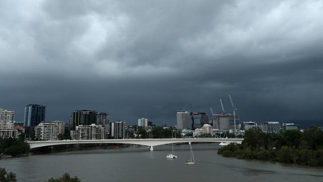 Storm clouds form over Brisbane City, Kangaroo Point. Picture: Liam Kidston.