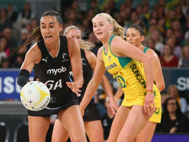 MELBOURNE, AUSTRALIA - SEPTEMBER 23:  Maria Folau of the Silver Ferns passes the ball during the Quad Series International Test match between the Australian Diamonds and the New Zealand Silver Ferns at Hisense Arena on September 23, 2018 in Melbourne, Australia.  (Photo by Mike Owen/Getty Images)