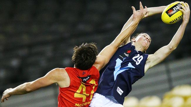 James Blanck takes a mark for Vic Metro. Picture: Michael Dodge/Getty Images