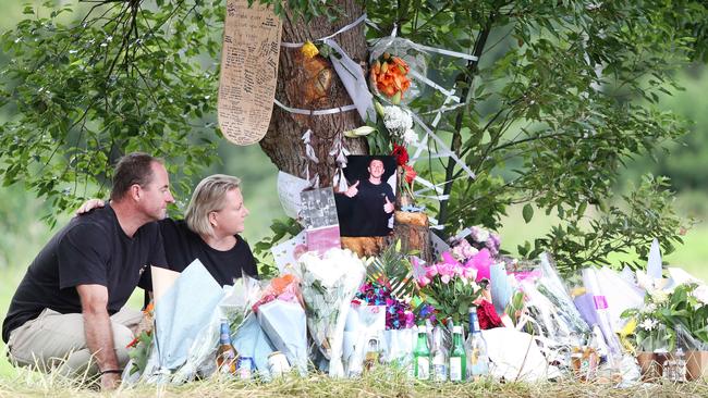 Kim and Brett Morris at the scene of the fatal car crash at Niagara Park on Tuesday. Picture: Sue Graham