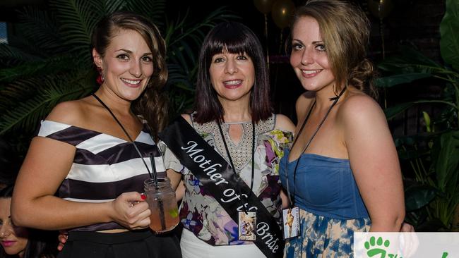 Photos of the Kent Town Hotel from 2015
