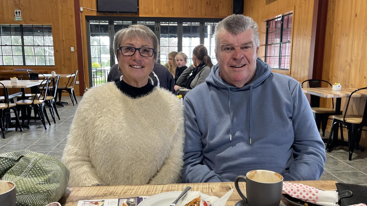 Mary Ryan and Bob Strijland were among the first to check out the newly fitted-out Vincenzo’s store. Photo: Madison Mifsud-Ure / Stanthorpe Border Post