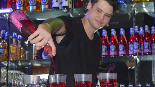 Drinks will be flowing all night at MOJO Rooftop Bar.