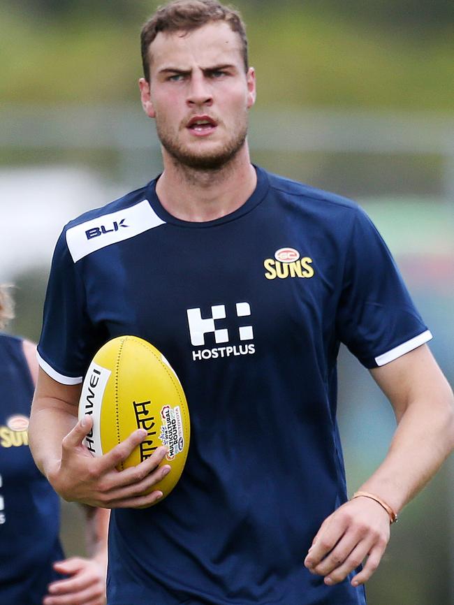 Ex-Collingwood ruckman Jarrod Witts joins his new Suns teammates. Picture: Nigel Hallett