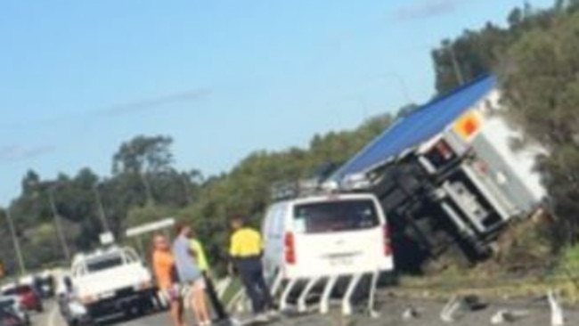 Brisbane Traffic Roads Truck Rollover Causes M1 Delays Au — Australias Leading 6795