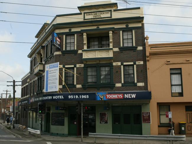 The Town and Country Hotel in St Peters in 2004.