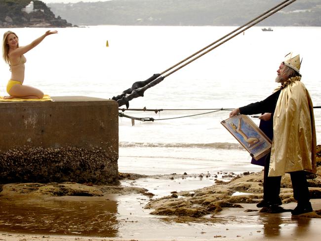 Paul Delprat, the Prince of Wy, sketches model Tara Resch at Balmoral Beach. As well as his royal responsibilities, the Price is an artist.