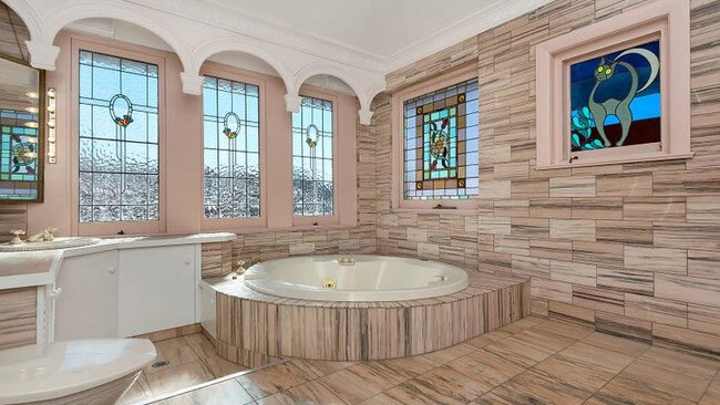 The striking bathroom.