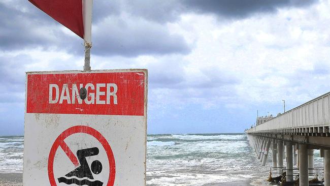 A 2.5 to 3 metre easterly swell, reaching Fraser Island and the southern coast beaches is expected from tomorrow.