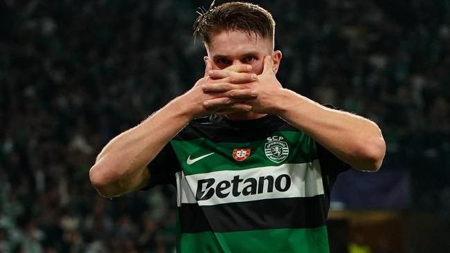 LISBON, PORTUGAL - NOVEMBER 5: Viktor Gyokeres of Sporting CP celebrates after scoring a goal during the UEFA Champions League 2024/25 League Phase MD4 match between Sporting CP and Manchester City at Estadio Jose Alvalade on November 5, 2024 in Lisbon, Portugal.  (Photo by Gualter Fatia/Getty Images)