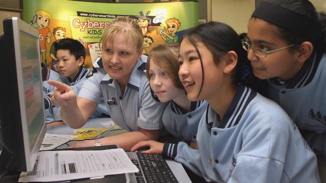 Constable Susan McLean, of the Cyber Smart Detectives Program, teaches kids about cyber bullying. Picture: Trevor Pinder