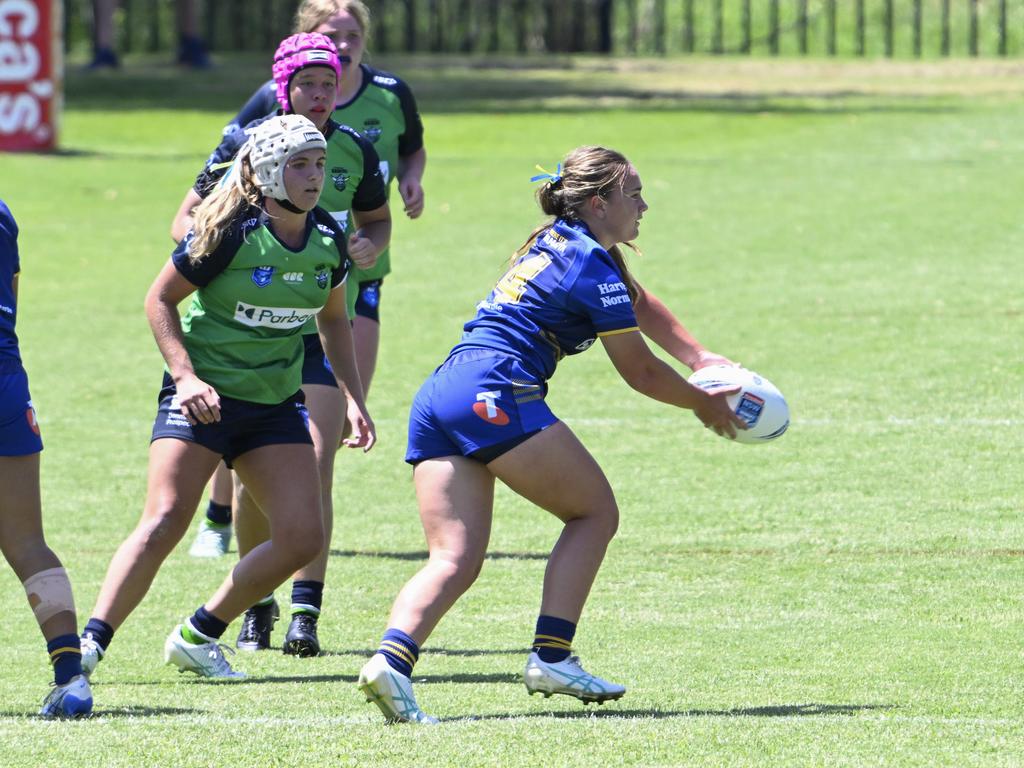 Rylee Cash passes out of dummy half. Picture: Martin Ollman