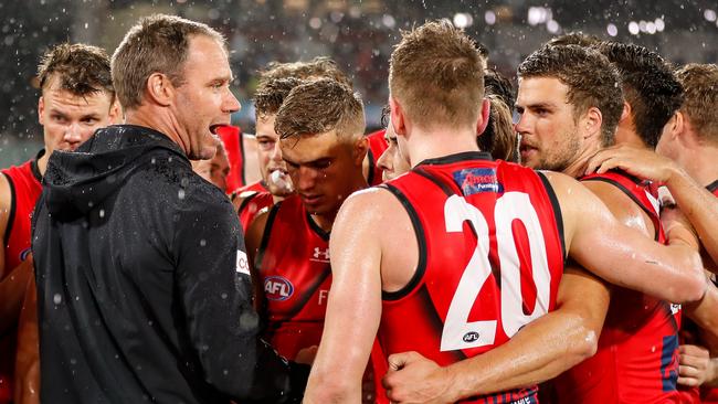 Ben Rutten speaks to the Bombers in their Round 17 loss to Port Adelaide.