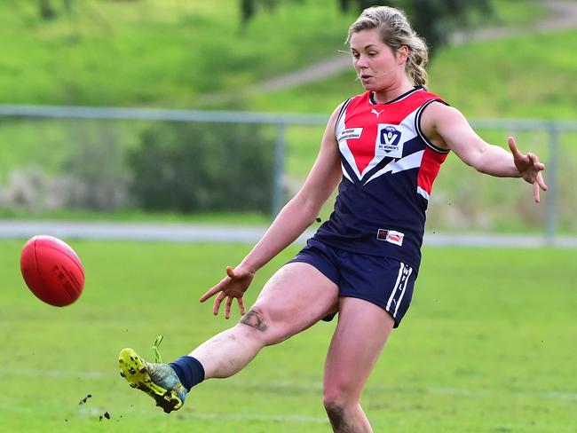 Katie Brennan in action for Darebin.