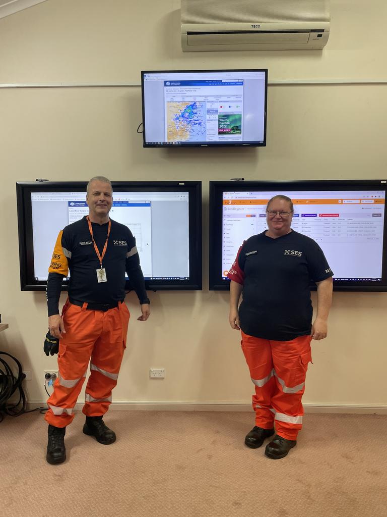 Goulburn SES volunteers Bonnie and Elliot, who are the current duty officers and are on call for any incidents alerts.