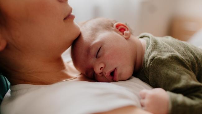 Little bubs need to nap often. Image: iStock