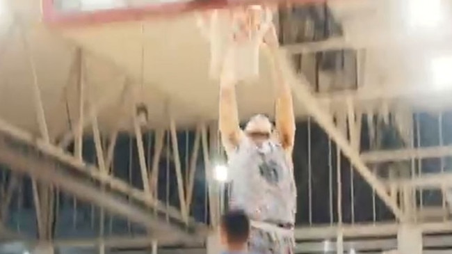 RedCity Roar's William McDowell-White's big dunk against Northside.