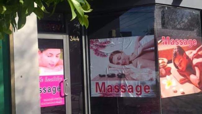 Sunny Massage has rebranded without displaying the proscribed brothel notice.