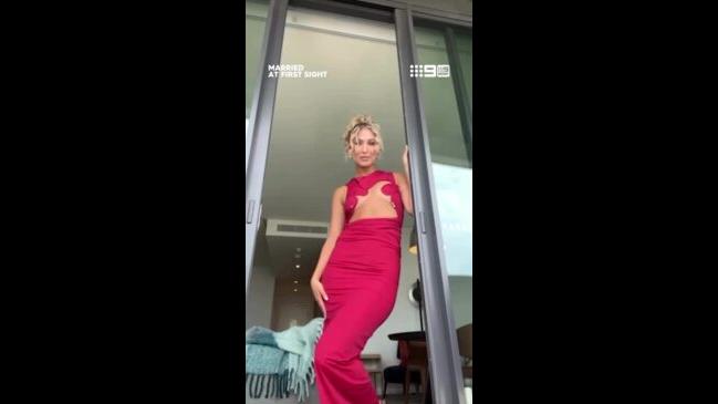 What colour is this dress?   — Australia's leading