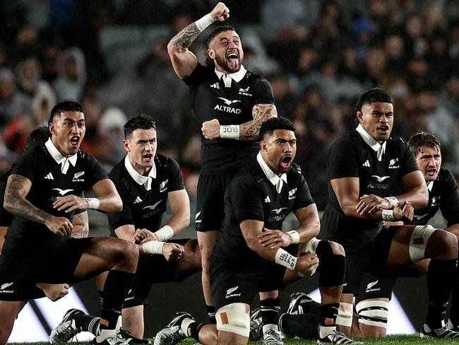 AUCKLAND, NEW ZEALAND - AUGUST 17: TJ Perenara of New Zealand leads the haka during The Rugby Championship match between New Zealand All Blacks and Argentina at Eden Park on August 17, 2024 in Auckland, New Zealand. (Photo by Dave Rowland/Getty Images)