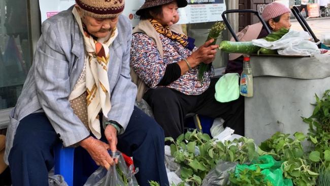 Footscray street grocers have been banned from selling their produce without a permit. Image via Twitter.