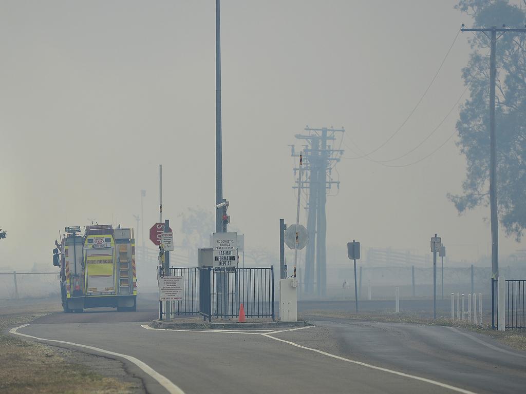 A fire burning south of Townsville has masked the Bruce Highway in smoke. The vegetation fire started near the JBS Meatworks at Stuart. PICTURE: MATT TAYLOR.