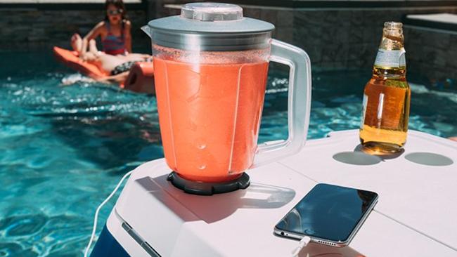 An Esky with a battery operated blender attached. The dream.