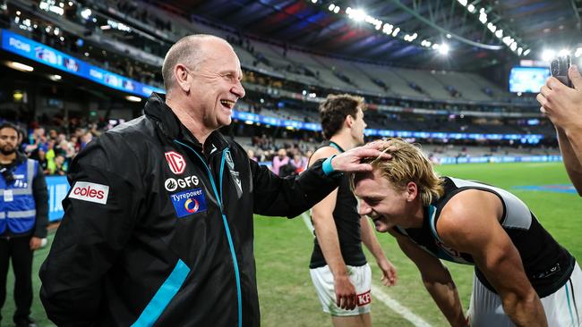 Kelly leanrt a lot from under Ken Hinkley. Picture: Dylan Burns/AFL Photos via Getty Images