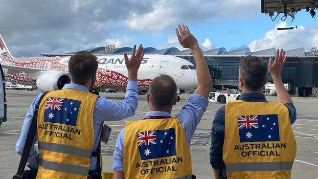 The first of eight repatriation flights s to bring Aussies home has touched down in Darwin. Captain Craig Heinrich gave a very special welcome to everyone on-board, including a reminder about this weekend’s footy finals.