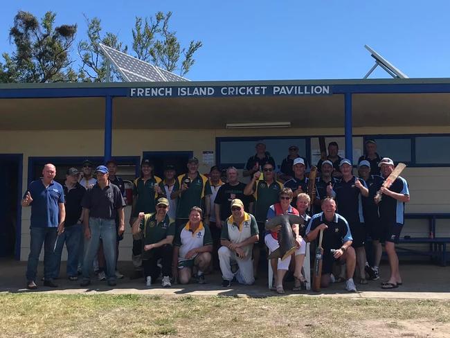 Mornington Peninsula and South Gippsland players pose for a pic at French Island. Picture: Supplied