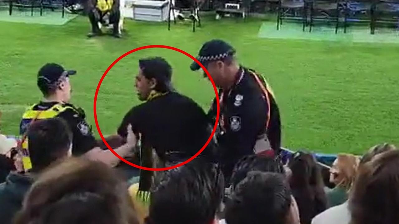 Fan sparket ut fra Suncorp stadion for å vise iransk flagg, Matildas kvartfinaleseier, video