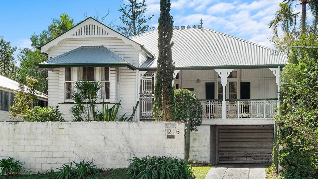 This property at 215 Buckland Rd, Nundah, sold for $1.1m at auction.