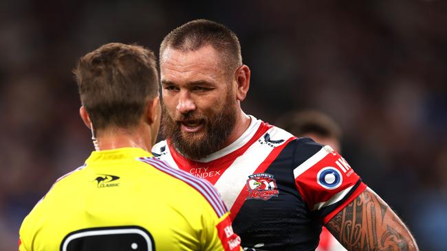 SYDNEY, AUSTRALIA - MARCH 30: Referee Grant Atkins speaks to Jared Waerea-Hargreaves of the Sydney Roosters during the round five NRL match between the Sydney Roosters and the Parramatta Eels at Allianz Stadium on March 30, 2023 in Sydney, Australia. (Photo by Mark Kolbe/Getty Images)